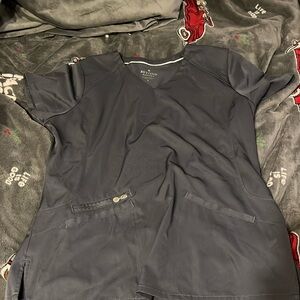 Beyond scrubs grey scrub top, size L